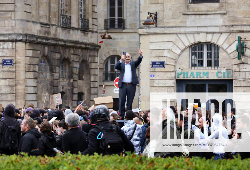 Several thousand people are marching through downtown Bordeaux on October 24, 2026. Patrick Bernard, Bestimage. Several thousand people are marching through downtown Bordeaux for the demonstration on October 24, 2026, in Bordeaux, France.