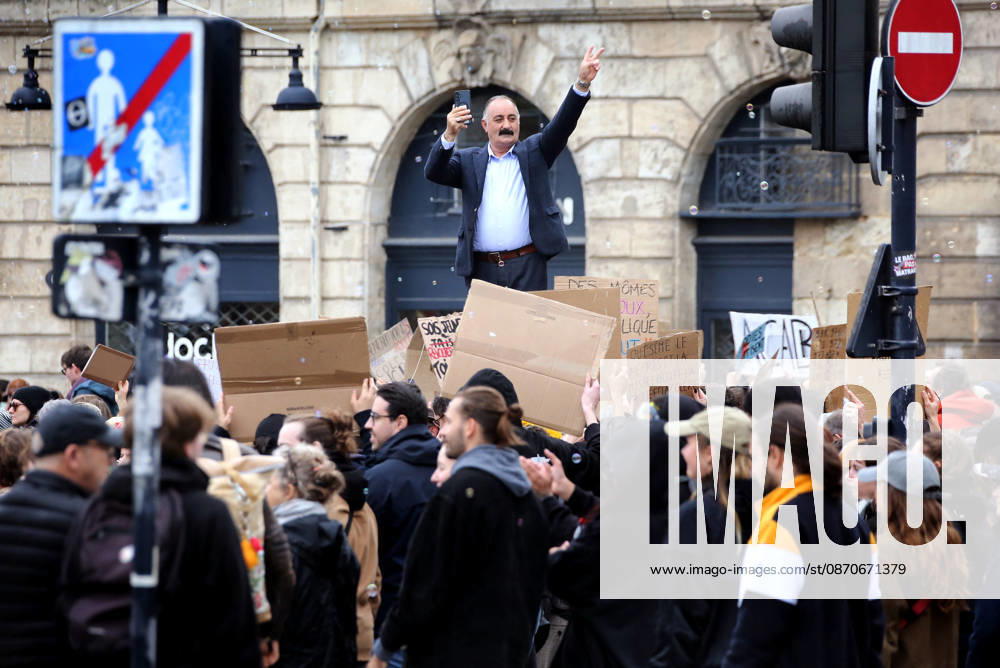 Several thousand people are marching through downtown Bordeaux on October 24, 2026. Patrick Bernard, Bestimage. Several thousand people are marching through downtown Bordeaux for the demonstration on October 24, 2026, in Bordeaux, France.