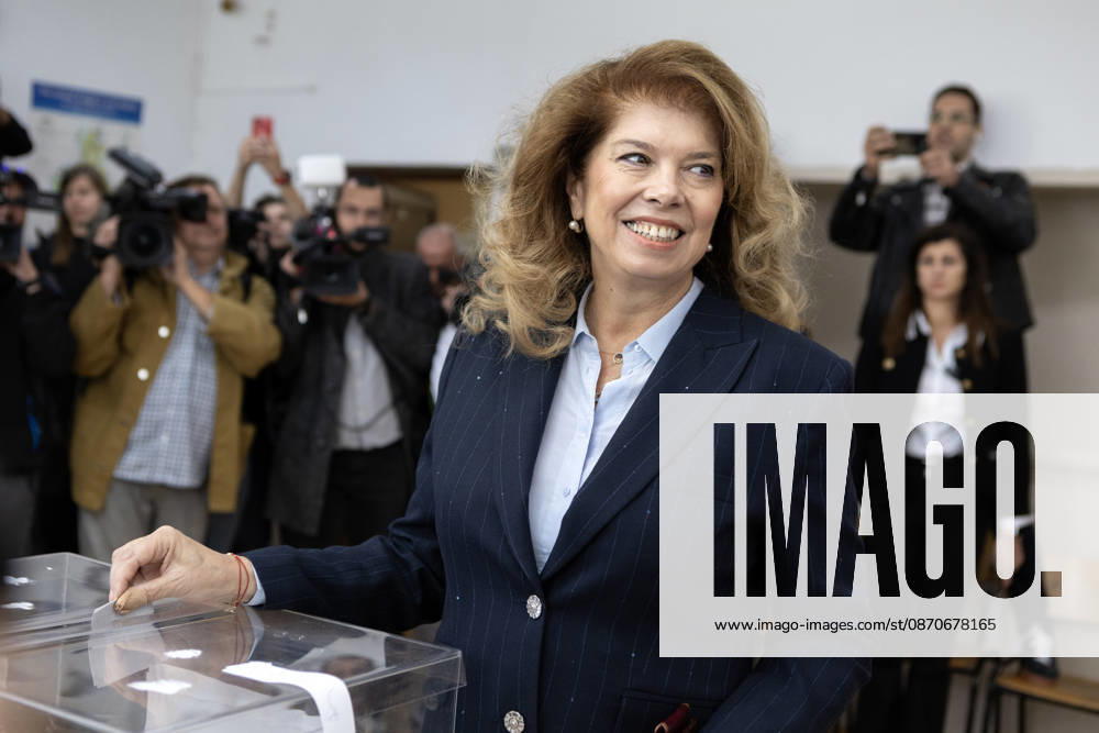 !!!MANDATORY KILL NOTICE – IMAGO does not hold publication rights for these images. We apologize for the inconvenience - BILDLÖSCHUNG: IMAGO besitzt keine Publikationsrechte an diesen Bildern. Entschuldigen Sie bitte die Unannehmlichkeiten MANDATORY KILL NOTICE!!! Bulgarian President Iotova casts ballot in presidential election SOFIA, BULGARIA - OCTOBER 25: Bulgarian President Iliana Iotova casts her ballot in the presidential election in Sofia, Bulgaria, on October 25, 2026. Hristo Vladev Anadolu Sofia Bulgaria. Editorial use only. Please get in touch for any other usage.