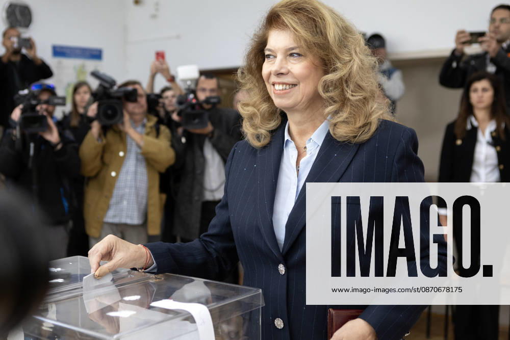 !!!MANDATORY KILL NOTICE – IMAGO does not hold publication rights for these images. We apologize for the inconvenience - BILDLÖSCHUNG: IMAGO besitzt keine Publikationsrechte an diesen Bildern. Entschuldigen Sie bitte die Unannehmlichkeiten MANDATORY KILL NOTICE!!! Bulgarian President Iotova casts ballot in presidential election SOFIA, BULGARIA - OCTOBER 25: Bulgarian President Iliana Iotova casts her ballot in the presidential election in Sofia, Bulgaria, on October 25, 2026. Hristo Vladev Anadolu Sofia Bulgaria. Editorial use only. Please get in touch for any other usage.