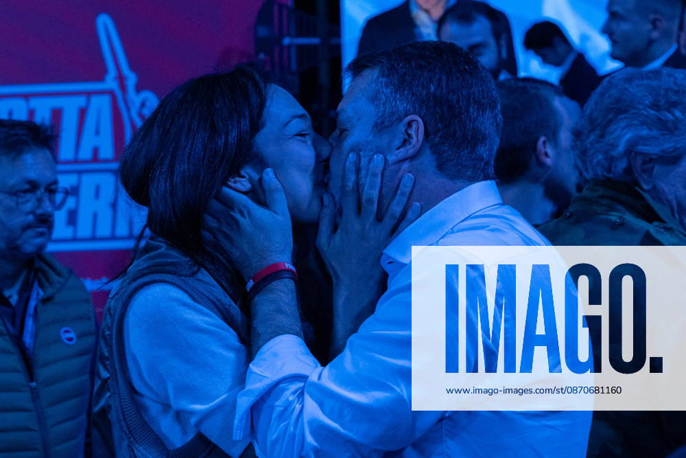 News - Congresso Federale della Lega Matteo Salvini, Minister of infrastructure and transportation and Lega national secretary kisses his fiancee Francesca Verdini at Lega national congress. Milan, Italy, 25 10 2026 Milano Milano Italy