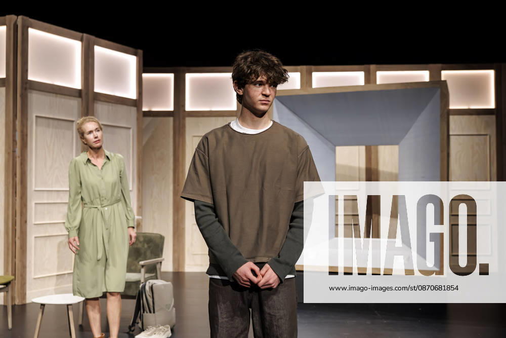 MMM THE SON: Dorothea Schenck as the mother ANNE and actor Quentin Lopes as the son NICOLAS on stage during a scene from the theater premiere of *The Son*, a TOURERLEBEN theater production at the Itzehoe Theater on October 24, 2026, in Schleswig-Holstein Germany