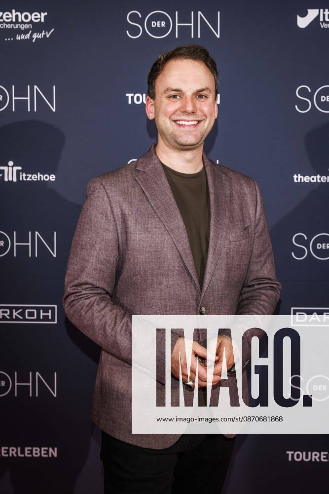 MMM DER SOHN Producer Philipp Hallenberger on the red carpet at the theater premiere of *Der Sohn* TOURERLEBEN theater production at the Theater Itzehoe on October 24, 2026, in Schleswig-Holstein, Germany