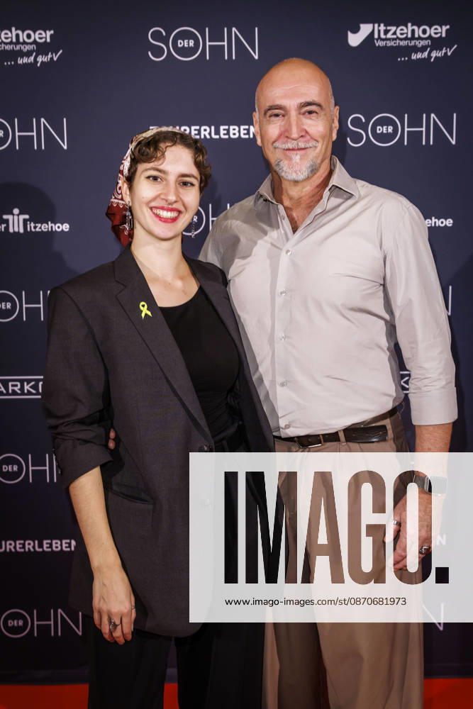 MMM DER SOHN: Assistant Director and actress Anouk Sandrine Brandao and director and actor Holger Haue on the red carpet at the theater premiere of *Der Sohn*, a TOURERLEBEN Theater production, at the Theater Itzehoe on October 24, 2026, in Schleswig-Holstein, Germany