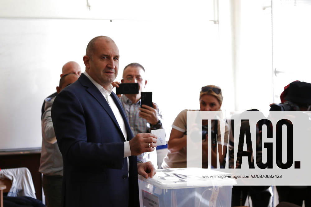 (261025) -- SOFIA, Oct. 25, 2026 -- Bulgarian Prime Minister Rumen Radev is pictured during the presidential election at a polling station in Sofia, Bulgaria, Oct. 25, 2026. Bulgarians went to the polls on Sunday to elect their next president. As many as 6.59 million voters are eligible to choose from 27 candidates, including incumbent President Iliana Iotova, according to the country s Central Election Commission. Polling stations across the country opened at 7:00 a.m. local time (0500 GMT) and are scheduled to close at 8:00 p.m. The first exit polls may be released immediately after voting ends, while the official results must be announced no later than Tuesday evening. ) BULGARIA-SOFIA-PRESIDENTIAL ELECTION-VOTING LinxHao