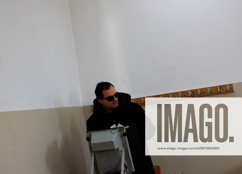President Elections in Bulgaria A man casts his vote at a polling station during the first round of the presidential election in Sofia, Bulgaria, October 25, 2026. Nearly 6.6 million eligible voters are set to elect the seventh president of Bulgaria in the first round of voting. Sofia Bulgaria