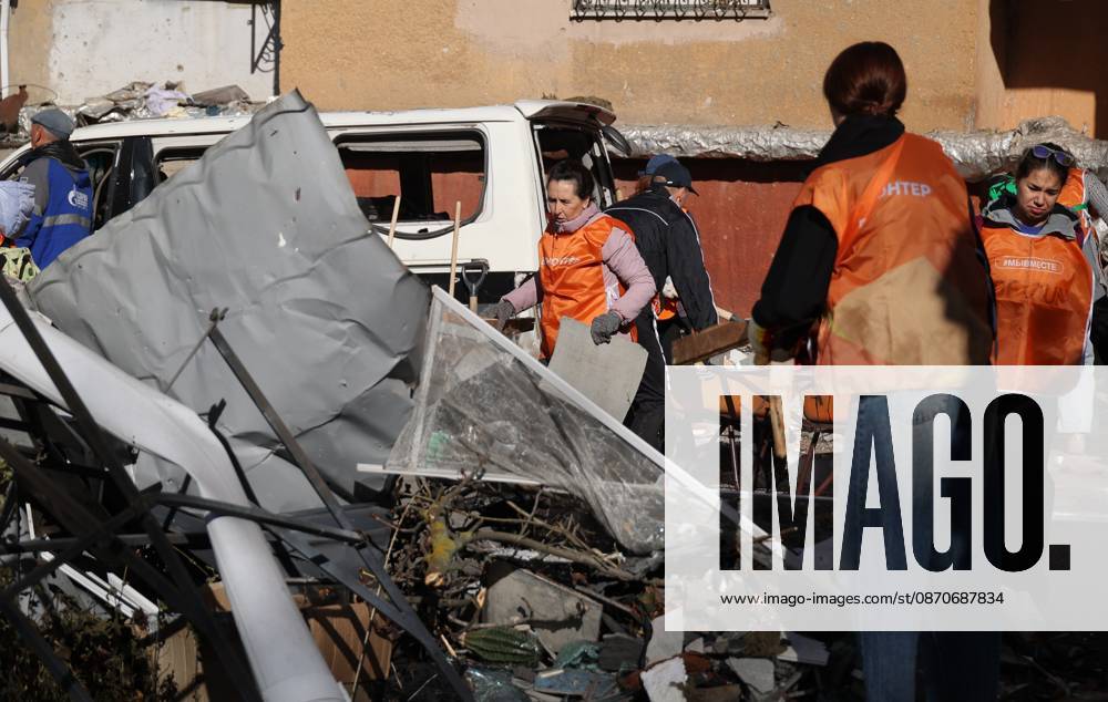 Russia Ukraine Drone Attack 9273074 25.10.2026 Volunteers clear the rubble after a massive drone attack amid Russia s military operation in Ukraine, in Belgorod, Russia. Two persons were killed and 14 others were injured in a reported strike by the Ukrainian Armed Forces on October 25. Taisia Liskovets Sputnik Belgorod Russia