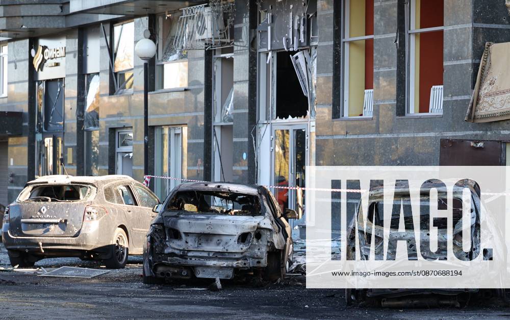 Russia Ukraine Drone Attack 9273056 25.10.2026 A view shows burnt cars and a damaged residential building after a massive drone attack amid Russia s military operation in Ukraine, in Belgorod, Russia. Two persons were killed and 14 others were injured in a reported strike by the Ukrainian Armed Forces on October 25. Taisia Liskovets Sputnik Belgorod Russia