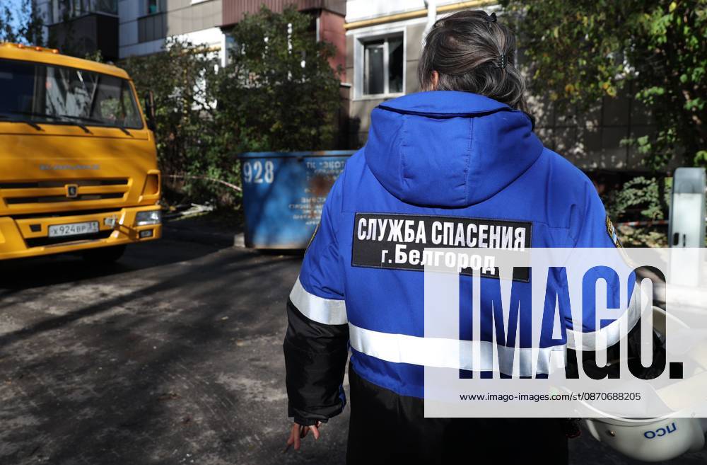 Russia Ukraine Drone Attack 9273085 25.10.2026 An emergency services worker is seen outside a residential building damaged in a massive drone attack amid Russia s military operation in Ukraine, in Belgorod, Russia. Two persons were killed and 14 others were injured in a reported strike by the Ukrainian Armed Forces on October 25. Taisia Liskovets Sputnik Belgorod Russia