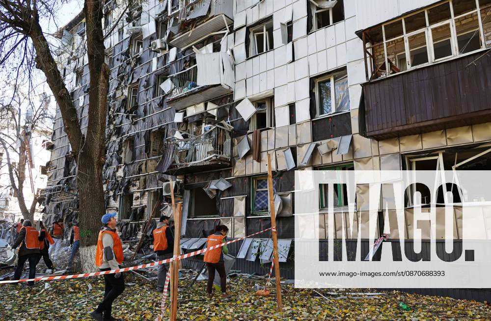 Russia Ukraine Drone Attack 9273081 25.10.2026 People work at the site of a residential building damaged in a massive drone attack amid Russia s military operation in Ukraine, in Belgorod, Russia. Two persons were killed and 14 others were injured in a reported strike by the Ukrainian Armed Forces on October 25. Taisia Liskovets Sputnik Belgorod Russia