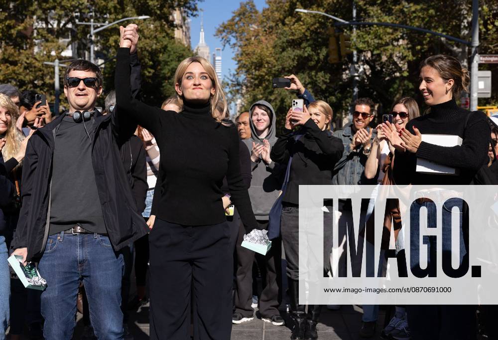 NYC Look-Alike Contest for Elizabeth Holmes and Nathan Fielder NYC Look-Alike Contest for Elizabeth Holmes and Nathan Fielder, Washington Square Park, NY. 25 Oct 2026 Pictured: Elizabeth Holmes and Nathan Fielder Look-Alike Contest-Winners.