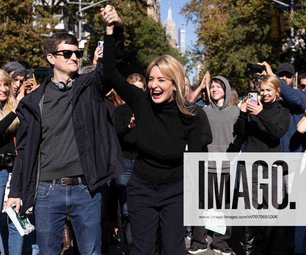 NYC Look-Alike Contest for Elizabeth Holmes and Nathan Fielder NYC Look-Alike Contest for Elizabeth Holmes and Nathan Fielder, Washington Square Park, NY. 25 Oct 2026 Pictured: Elizabeth Holmes and Nathan Fielder Look-Alike Contest-Winners.