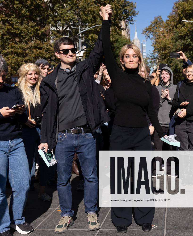 NYC Look-Alike Contest for Elizabeth Holmes and Nathan Fielder NYC Look-Alike Contest for Elizabeth Holmes and Nathan Fielder, Washington Square Park, NY. 25 Oct 2026 Pictured: Elizabeth Holmes and Nathan Fielder Look-Alike Contest-Winners.