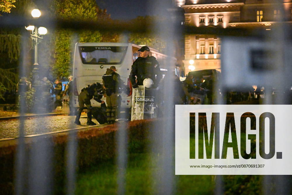 Heavy police presence at Pioneers Park in Belgrade, on the night of the Serbian elections on 25 October, 2026 Belgrade Serbia - ZUMAa256 20261025_zip_a256_001