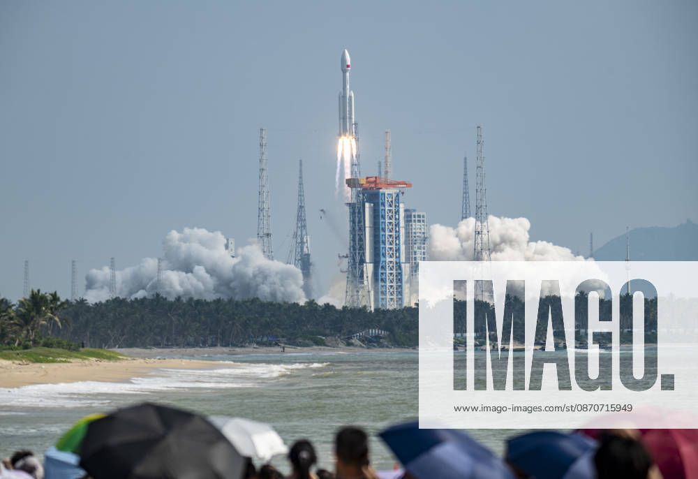 A Long March-8A carrier rocket carrying the 28th group of low-orbit internet satellites blasts off from the Hainan Commercial Spacecraft Launch Site on October 25, 2026 in Wenchang, Hainan Province of China. The rocket lifted off at 10:03 a.m. (Beijing Time) from the Hainan commercial spacecraft launch site. The payloads, the 28th group of low-orbit internet satellites, entered the designated orbit.