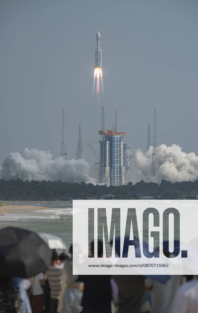 A Long March-8A carrier rocket carrying the 28th group of low-orbit internet satellites blasts off from the Hainan Commercial Spacecraft Launch Site on October 25, 2026 in Wenchang, Hainan Province of China. The rocket lifted off at 10:03 a.m. (Beijing Time) from the Hainan commercial spacecraft launch site. The payloads, the 28th group of low-orbit internet satellites, entered the designated orbit.