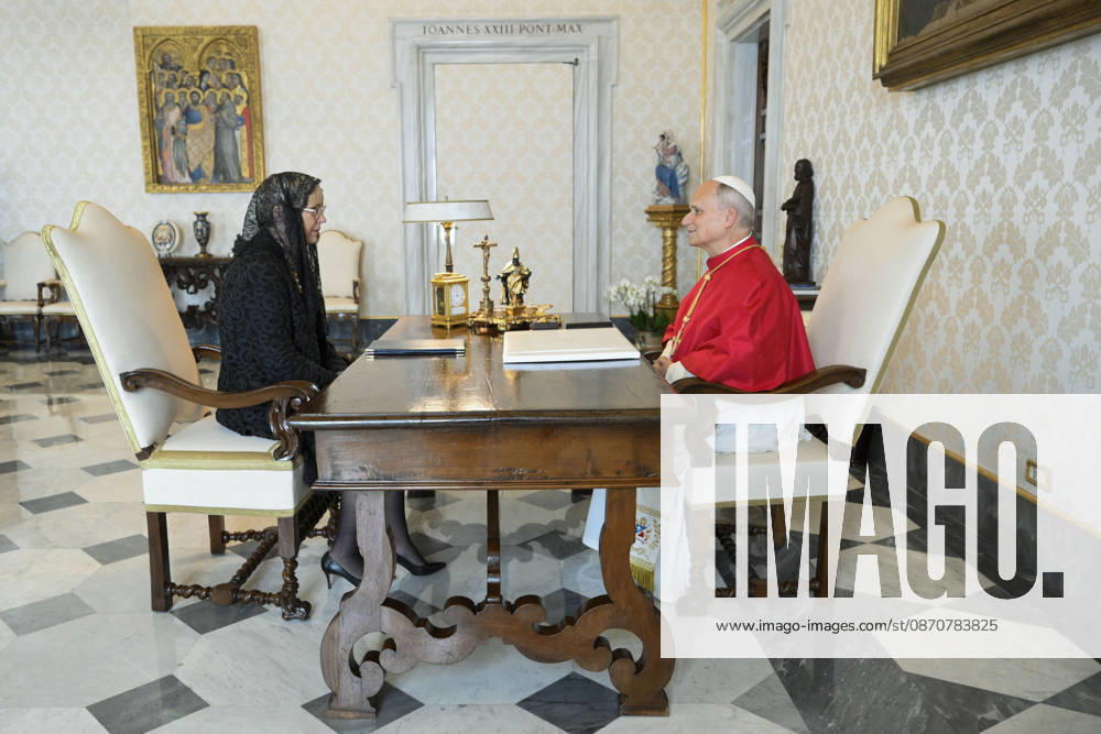 ITALY - POPE - VATICAN-2026 10 26 Italy, Rome, Vatican, 2026 10 26: Pope Leo XIV receives in a private audience Her Excellency Ms. Nataša Pirc Musar, President of the Republic of Slovenia at the Vatican Photo by VATICAN MEDIA Catholic Press Photo - NO BOOKS