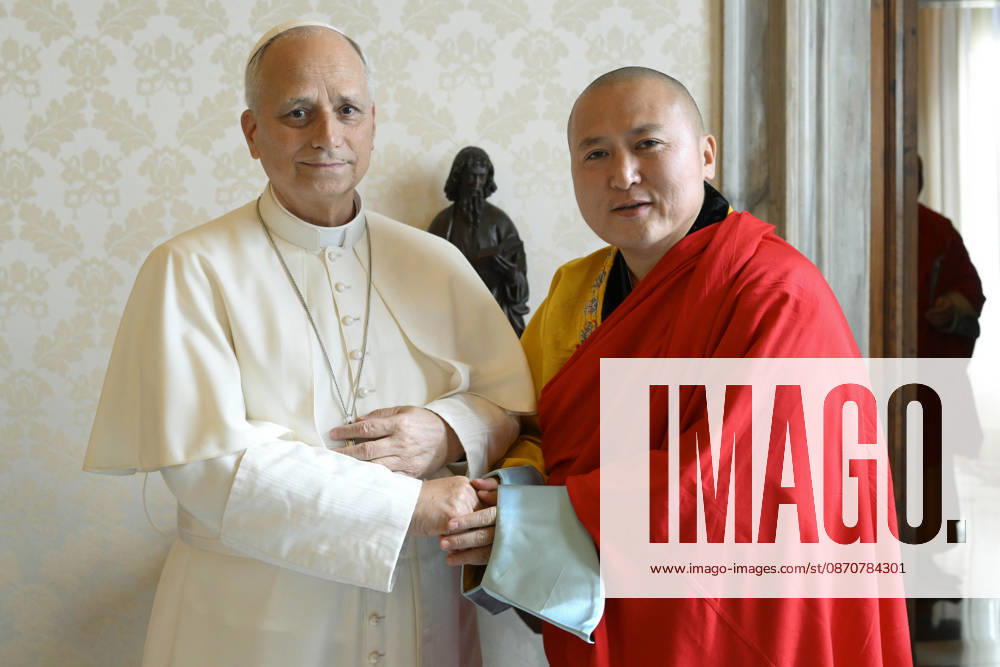 ITALY - POPE - VATICAN-2026 10 26 Italy, Rome, Vatican, 2026 10 26: Pope Leo XIV receives in a private audience Em.mo Cardinal Giorgio Marengo, I.M.C., Apostolic Prefect of Ulaanbaatar at the Vatican Photo by VATICAN MEDIA Catholic Press Photo - NO BOOKS