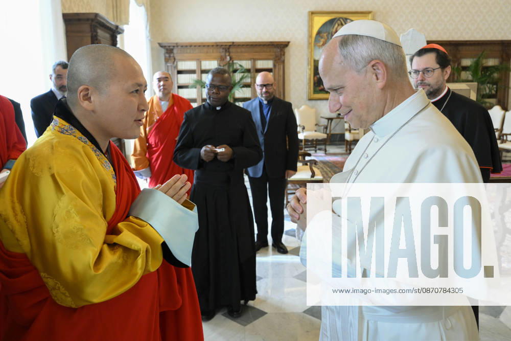 ITALY - POPE - VATICAN-2026 10 26 Italy, Rome, Vatican, 2026 10 26: Pope Leo XIV receives in a private audience Em.mo Cardinal Giorgio Marengo, I.M.C., Apostolic Prefect of Ulaanbaatar at the Vatican Photo by VATICAN MEDIA Catholic Press Photo - NO BOOKS