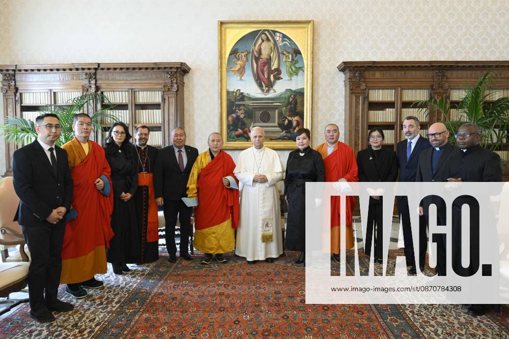 ITALY - POPE - VATICAN-2026 10 26 Italy, Rome, Vatican, 2026 10 26: Pope Leo XIV receives in a private audience Em.mo Cardinal Giorgio Marengo, I.M.C., Apostolic Prefect of Ulaanbaatar at the Vatican Photo by VATICAN MEDIA Catholic Press Photo - NO BOOKS