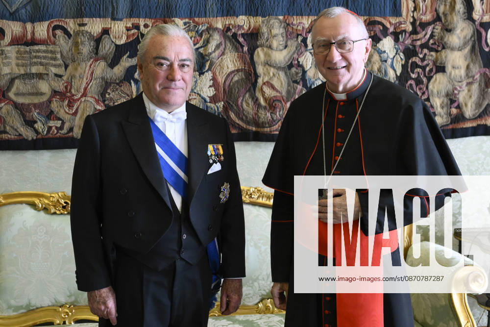 ITALY - PRIVATE AUDIENCE - VATICAN-2026 10 26 Italy, Rome, Vatican, 2026 10 26: Pope Leo XIV receives in a private audience His Excellency Mr. James Sydney Sinclair Manley, Ambassador of Chile Presentation of Letters of Credence at the Vatican Photo by VATICAN MEDIA Catholic Press Photo - NO BOOKS
