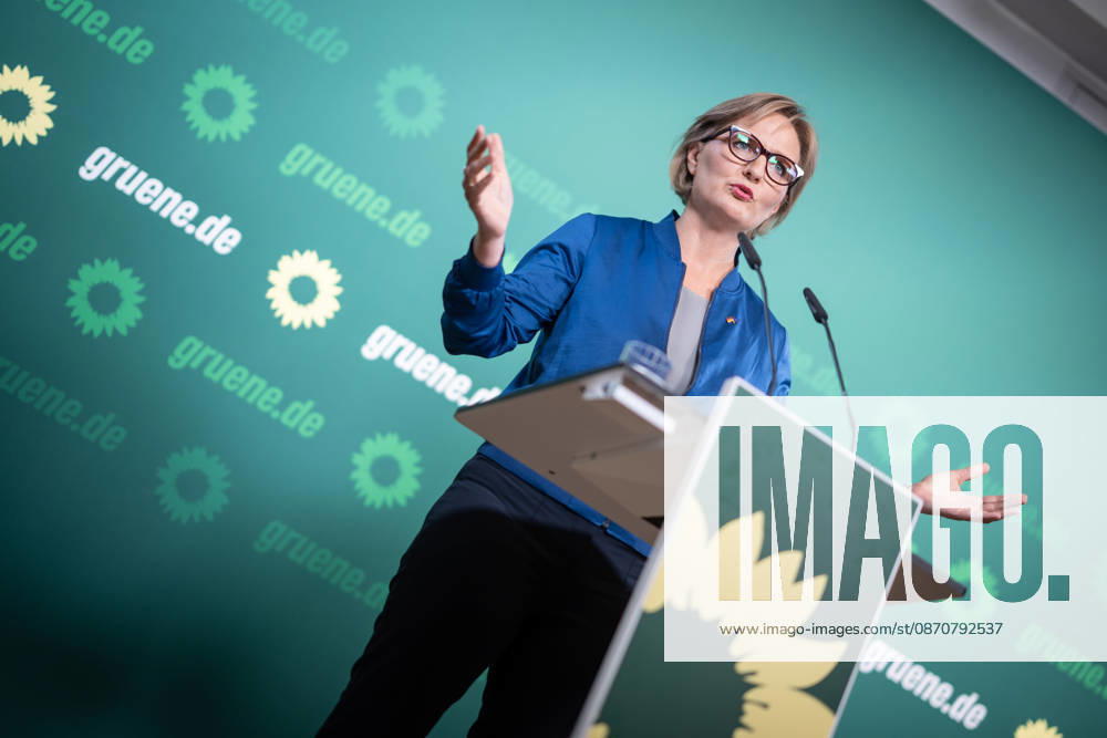 Party Chairwoman Franziska Brantner at the regular press conference on current issues at party headquarters Press conference with Federal Chairwoman Franziska Brantner, Alliance 90 The Greens, Berlin, Berlin, Germany, party headquarters