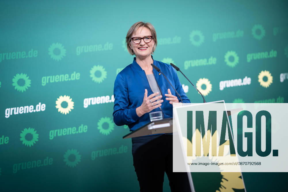 Party Chairwoman Franziska Brantner at the regular press conference on current issues at party headquarters Press conference with Federal Chairwoman Franziska Brantner, Alliance 90 The Greens, Berlin, Berlin, Germany, party headquarters