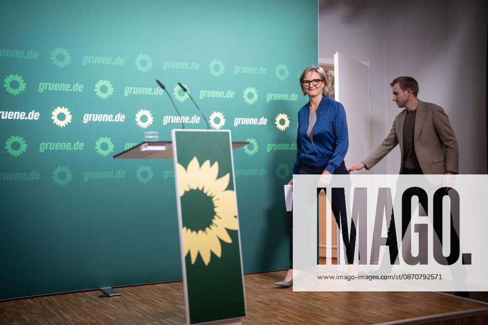 Party Chairwoman Franziska Brantner at the regular press conference on current issues at party headquarters Press conference with Federal Chairwoman Franziska Brantner, Alliance 90 The Greens, Berlin, Berlin, Germany, party headquarters