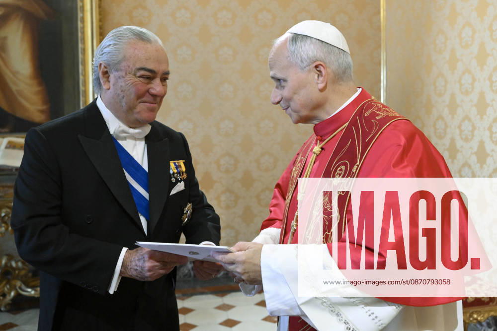 IPA90212768 - Italy, Rome, Vatican, 2026 10 26: Pope Leo XIV receives in a private audience His Excellency Mr. James Sydney Sinclair Manley, Ambassador of Chile Presentation of Letters of Credence at the Vatican Photo by VATICAN MEDIA Catholic Press Photo
