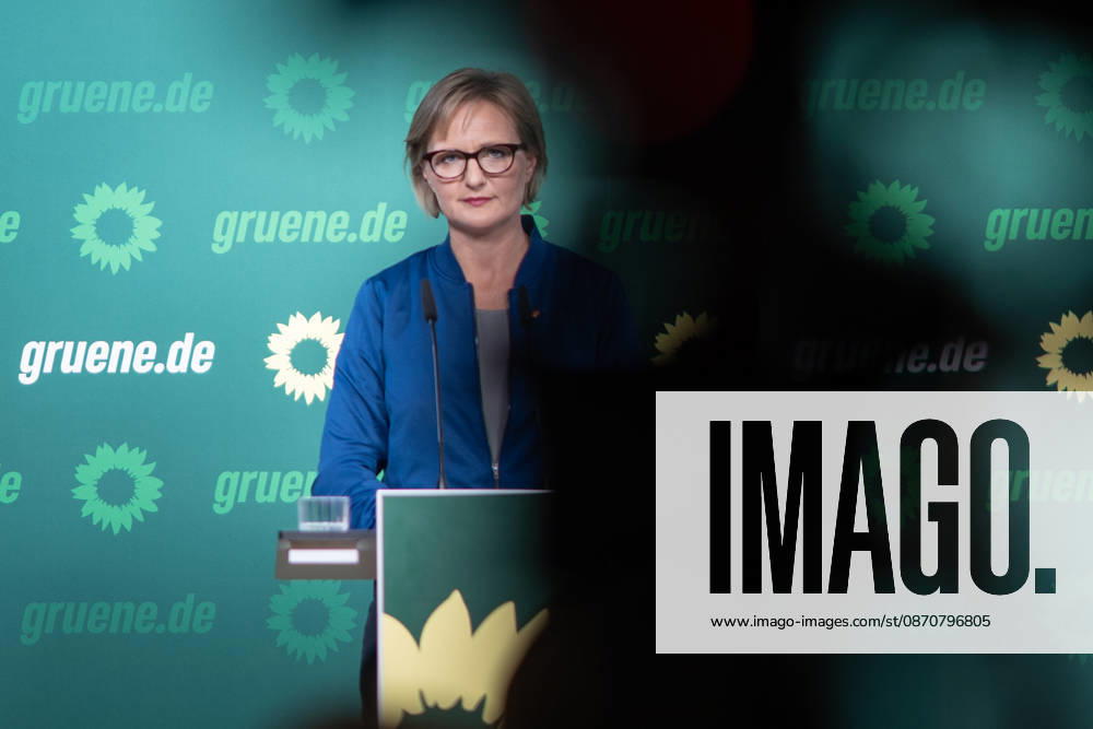 Party Chairwoman Franziska Brantner at the regular press conference on current issues at party headquarters Press conference with Federal Chairwoman Franziska Brantner, Alliance 90 The Greens, Berlin, Berlin, Germany, party headquarters