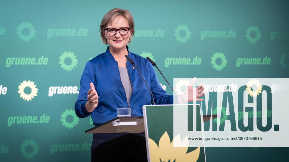 Party Chairwoman Franziska Brantner at the regular press conference on current issues at party headquarters Press conference with Federal Chairwoman Franziska Brantner, Alliance 90 The Greens, Berlin, Berlin, Germany, party headquarters