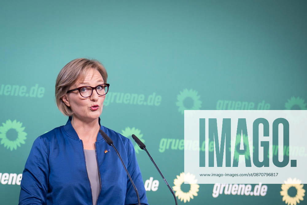 Party Chairwoman Franziska Brantner at the regular press conference on current issues at party headquarters Press conference with Federal Chairwoman Franziska Brantner, Alliance 90 The Greens, Berlin, Berlin, Germany, party headquarters