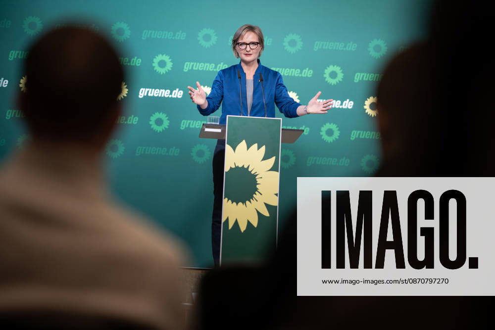 Party Chairwoman Franziska Brantner at the regular press conference on current issues at party headquarters Press conference with Federal Chairwoman Franziska Brantner, Alliance 90 The Greens, Berlin, Berlin, Germany, party headquarters