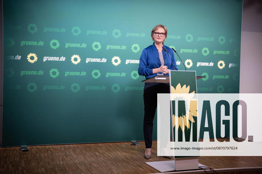 Party Chairwoman Franziska Brantner at the regular press conference on current issues at party headquarters Press conference with Federal Chairwoman Franziska Brantner, Alliance 90 The Greens, Berlin, Berlin, Germany, party headquarters