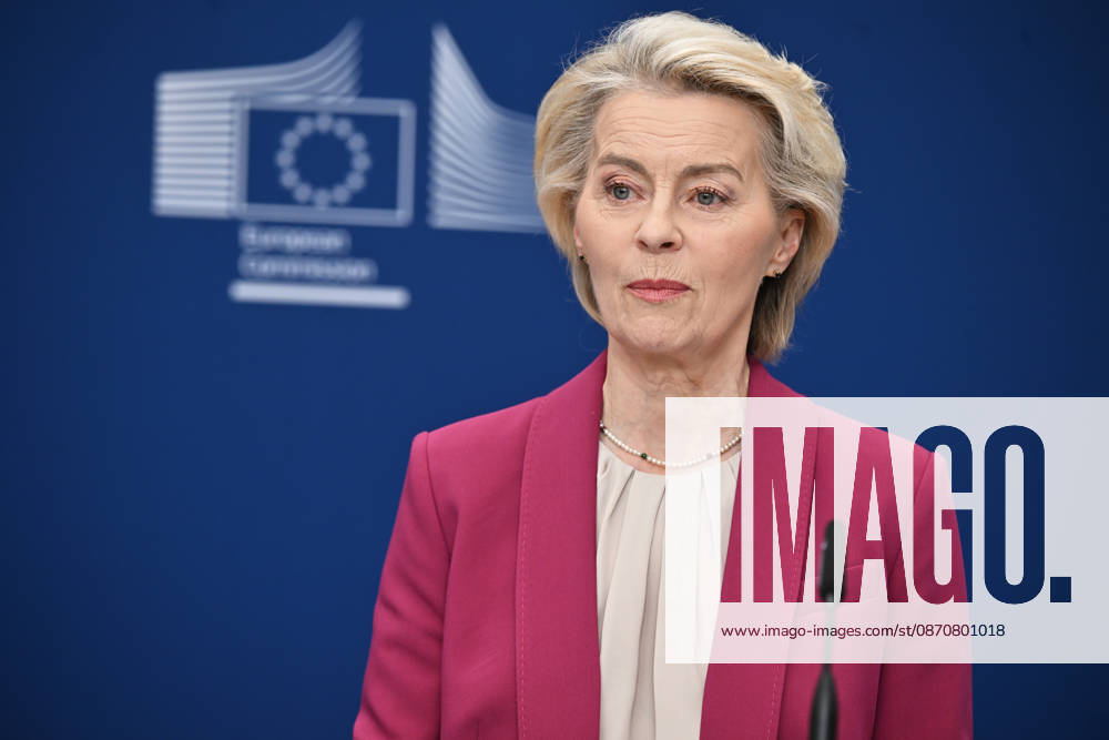 European Commission officials make joint press statement on comprehensive review in Brussels BRUSSELS, BELGIUM - OCTOBER 26: European Commission President Ursula von der Leyen (C), Commissioner Piotr Serafin (L), and Catherine Day (R), Chair of the High-Level Group on the Future of the Public Service of the Commission, deliver a press statement following the handover of a report prepared by external experts on the comprehensive review of the Commission in Brussels, Belgium on October 26, 2026. Dursun Aydemir Anadolu Brussels Belgium. Editorial use only. Please get in touch for any other usage.