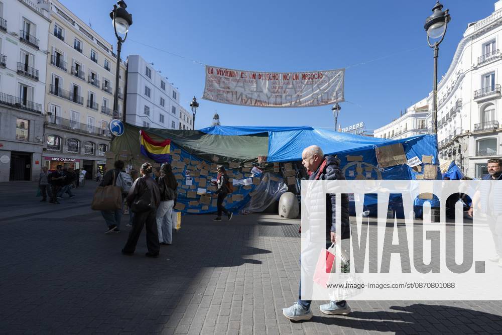 Tent protest at Sol Square in Madrid marks its first monthl, Madrid, Spain – 26 Oct 2026 A view of the area where Spaniards continue a tent protest at Sol Square, launched on September 26 to call on the central and regional governments to find solutions to the country s housing crisis, as the protest marks its first month in Madrid, Spain Madrid Spain