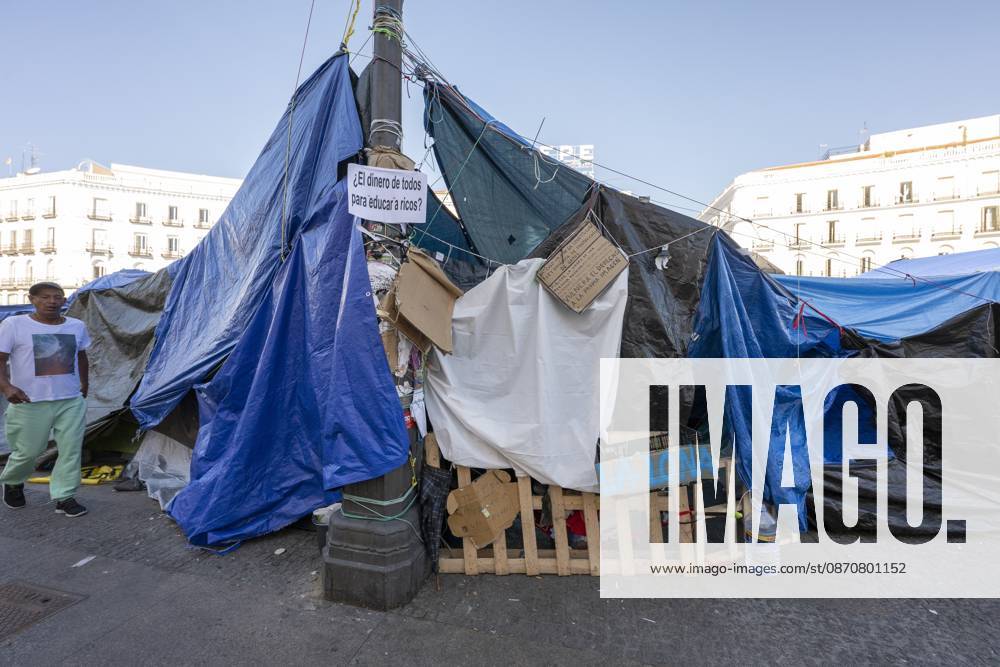 Tent protest at Sol Square in Madrid marks its first monthl, Madrid, Spain – 26 Oct 2026 A view of the area where Spaniards continue a tent protest at Sol Square, launched on September 26 to call on the central and regional governments to find solutions to the country s housing crisis, as the protest marks its first month in Madrid, Spain Madrid Spain