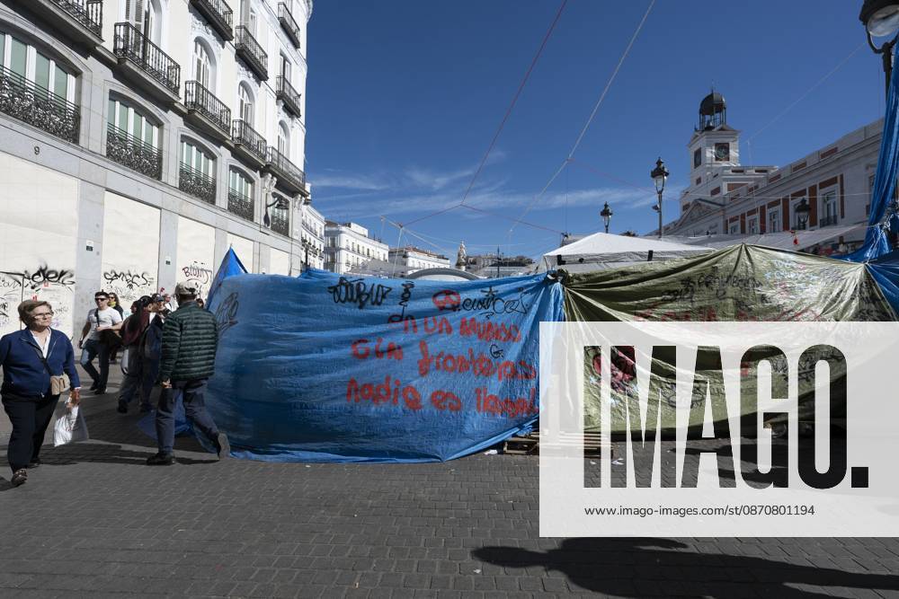 Tent protest at Sol Square in Madrid marks its first monthl, Madrid, Spain – 26 Oct 2026 A view of the area where Spaniards continue a tent protest at Sol Square, launched on September 26 to call on the central and regional governments to find solutions to the country s housing crisis, as the protest marks its first month in Madrid, Spain Madrid Spain