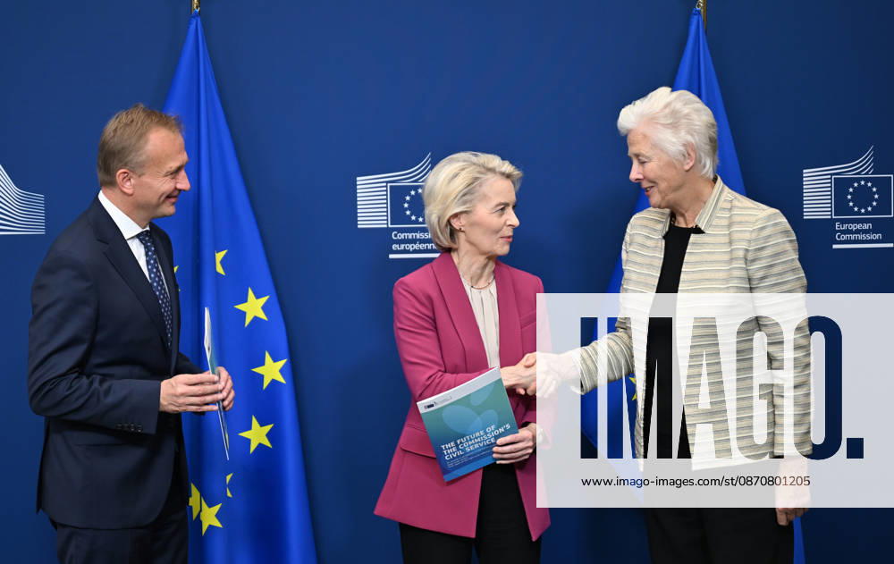 European Commission officials make joint press statement on comprehensive review in Brussels BRUSSELS, BELGIUM - OCTOBER 26: European Commission President Ursula von der Leyen (C), Commissioner Piotr Serafin (L), and Catherine Day (R), Chair of the High-Level Group on the Future of the Public Service of the Commission, deliver a press statement following the handover of a report prepared by external experts on the comprehensive review of the Commission in Brussels, Belgium on October 26, 2026. Dursun Aydemir Anadolu Brussels Belgium. Editorial use only. Please get in touch for any other usage.