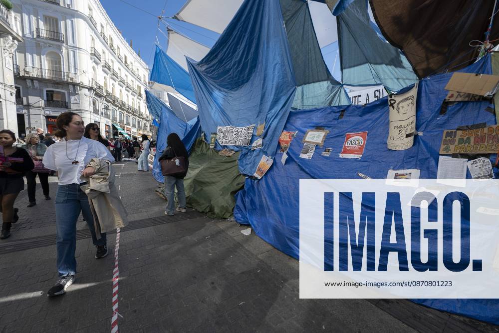 Tent protest at Sol Square in Madrid marks its first monthl, Madrid, Spain – 26 Oct 2026 A view of the area where Spaniards continue a tent protest at Sol Square, launched on September 26 to call on the central and regional governments to find solutions to the country s housing crisis, as the protest marks its first month in Madrid, Spain Madrid Spain