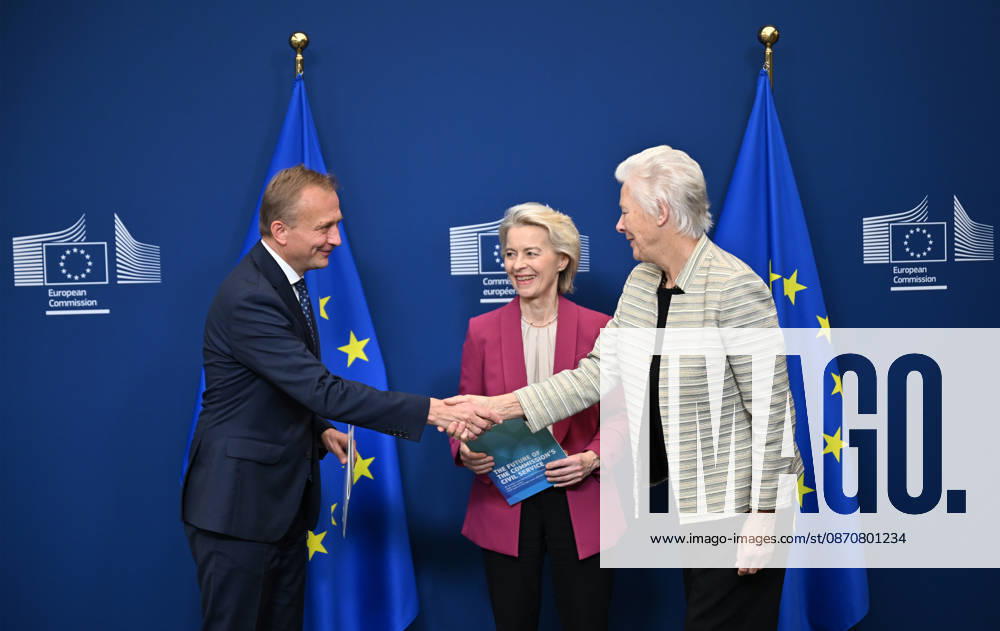 European Commission officials make joint press statement on comprehensive review in Brussels BRUSSELS, BELGIUM - OCTOBER 26: European Commission President Ursula von der Leyen (C), Commissioner Piotr Serafin (L), and Catherine Day (R), Chair of the High-Level Group on the Future of the Public Service of the Commission, deliver a press statement following the handover of a report prepared by external experts on the comprehensive review of the Commission in Brussels, Belgium on October 26, 2026. Dursun Aydemir Anadolu Brussels Belgium. Editorial use only. Please get in touch for any other usage.