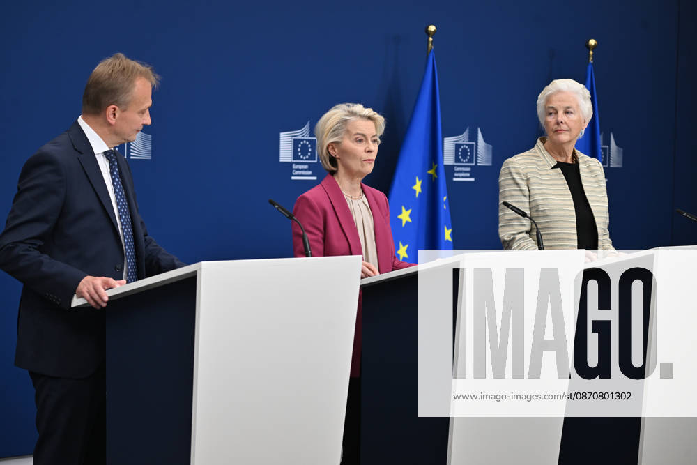 European Commission officials make joint press statement on comprehensive review in Brussels BRUSSELS, BELGIUM - OCTOBER 26: European Commission President Ursula von der Leyen (C), Commissioner Piotr Serafin (L), and Catherine Day (R), Chair of the High-Level Group on the Future of the Public Service of the Commission, deliver a press statement following the handover of a report prepared by external experts on the comprehensive review of the Commission in Brussels, Belgium on October 26, 2026. Dursun Aydemir Anadolu Brussels Belgium. Editorial use only. Please get in touch for any other usage.