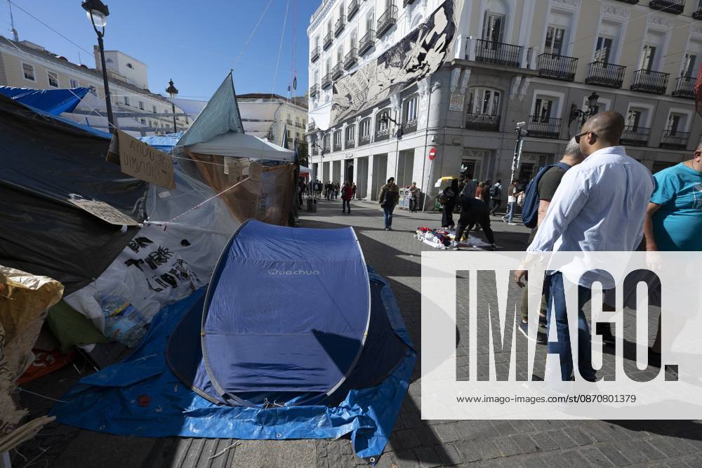 Tent protest at Sol Square in Madrid marks its first monthl, Madrid, Spain – 26 Oct 2026 A view of the area where Spaniards continue a tent protest at Sol Square, launched on September 26 to call on the central and regional governments to find solutions to the country s housing crisis, as the protest marks its first month in Madrid, Spain Madrid Spain