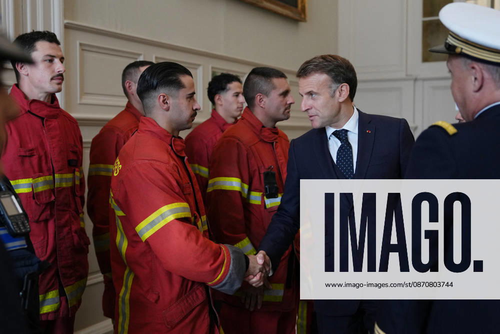 President Macron visits Marseille a Week After the Riots - France French President Emmanuel Macron meets with firefighters at the city hall in Marseille, France, Monday, October 26, 2026, during a visit to notice the return of republican order after the violence and looting that punctuated the citizen mobilization of October 17, 2026. Protests by high school students over learning conditions sparked a movement that has since spread nationwide, fuelled by broader anger over the rising cost of living. Photo by Aurelien Morissard Pool ABACAPRESS.COM Marseille France