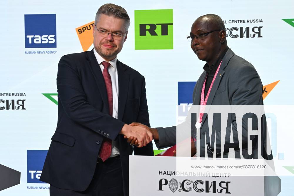 Russia-Africa Media Forum in Moscow 9273987 26.10.2026 Rossiya Segodnya Director of International Cooperation Vasily Pushkov, left, and Director General of the Higher School of Journalism and Communication (ESJC NIGER) Ousseini Idrissa sign a memorandum of understanding between the Sputnik international news agency and radio and ESJC NIGER during the Russia-Africa Media Forum, which is part of the 3rd Russia-Africa Summit, in Moscow. Alexey Maishev Sputnik Crediting the source in the following order photographer s name Russia-Africa Summit and Economic and Humanitarian forum host ÑÄhoto agency is mandatory when using the photo Moscow Russia