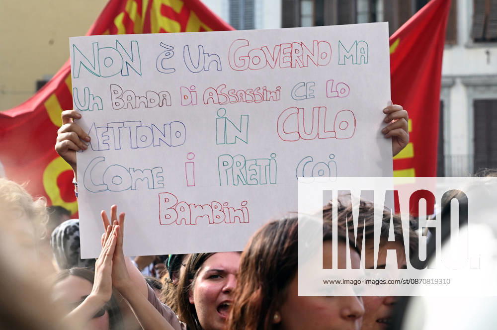 Students protest against the Minister of Education and his school policies, Florence, October 26, 2026 Florence Italy - ZUMAa289 20261026_zia_a289_167