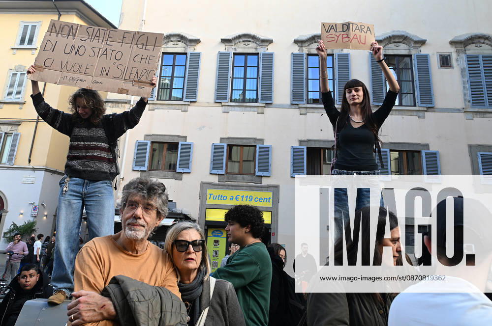 Students protest against the Minister of Education and his school policies, Florence, October 26, 2026 Florence Italy - ZUMAa289 20261026_zia_a289_176