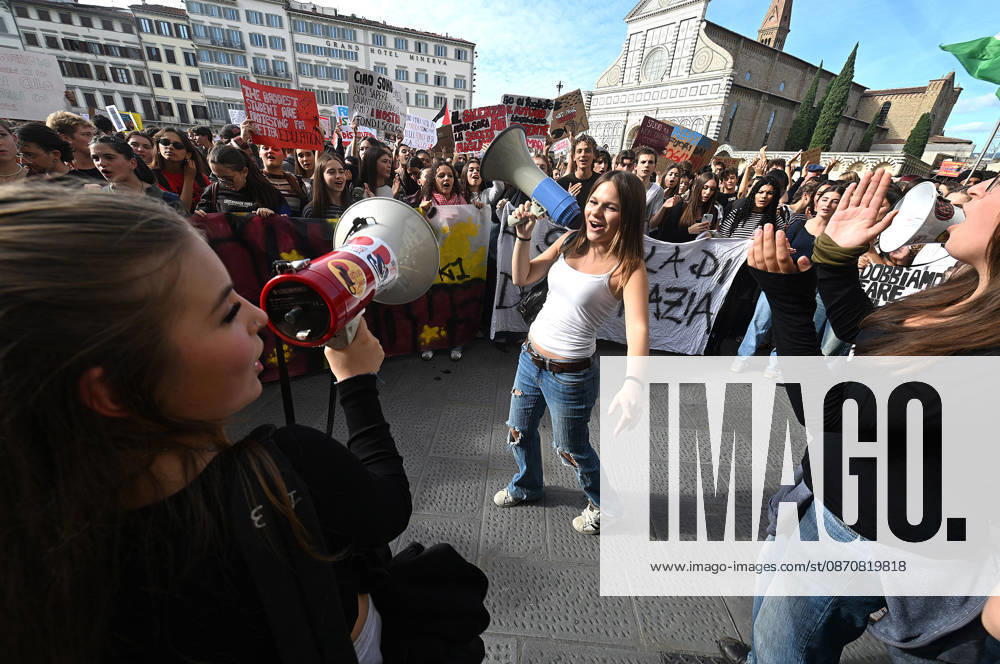 Students protest against the Minister of Education and his school policies, Florence, October 26, 2026 Florence Italy - ZUMAa289 20261026_zia_a289_184