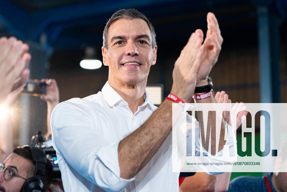 Sánchez Speaks at a Pre-Campaign Event in Gijón The secretary-general of the PSOE and Prime Minister, Pedro Sánchez, speaks at a pre-campaign event for the party on October 26, 2026, in Gijón, Asturias, Spain. Prime Minister Pedro Sánchez visits Gijón, combining an institutional agenda with a key pre-campaign event ahead of the upcoming general election on November 29. OCTOBER 26, 2026 Gijón, Asturias Gijón, Asturias, Spain