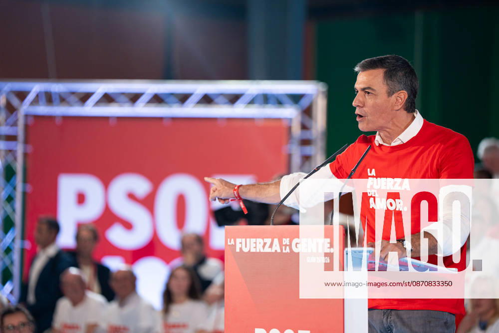 Sánchez Speaks at a Pre-Campaign Event in Gijón The secretary-general of the PSOE and Prime Minister, Pedro Sánchez, speaks at a pre-campaign event for the party on October 26, 2026, in Gijón, Asturias, Spain. Prime Minister Pedro Sánchez visits Gijón, combining an institutional agenda with a key pre-campaign event ahead of the upcoming general election on November 29. OCTOBER 26, 2026 Gijón, Asturias Gijón, Asturias, Spain
